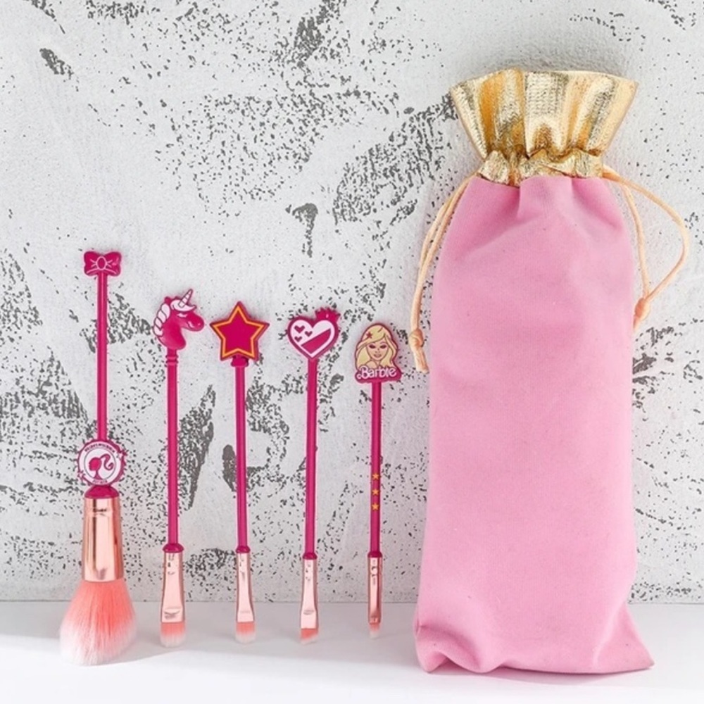Barbie 6 Piece Brush set- Metal Handles-‎ New in bag
